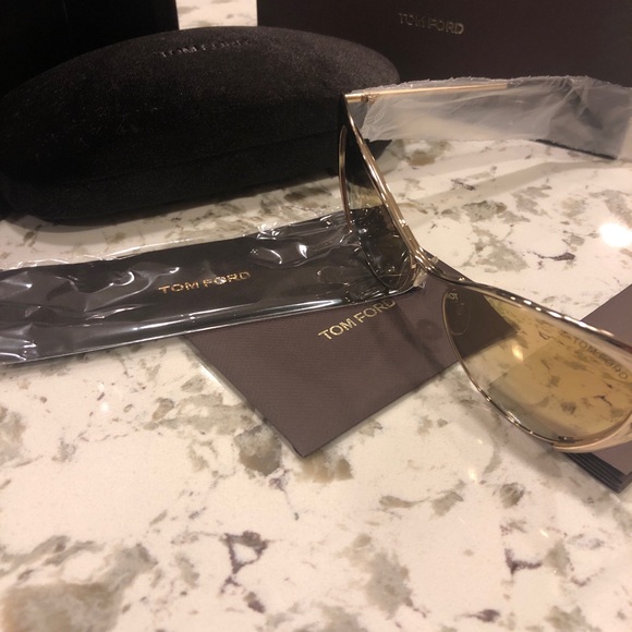 Tom Ford Sunglasses - Picture 5 of 6
